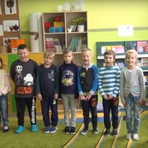 Enea Akademia Talentów - dzieci w sali